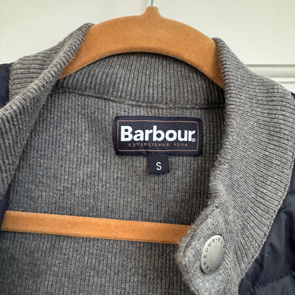 Barbour Quilted Knit Vest Gray & Navy | Men’s Small | Hybrid Vest - Picture 4 of 4